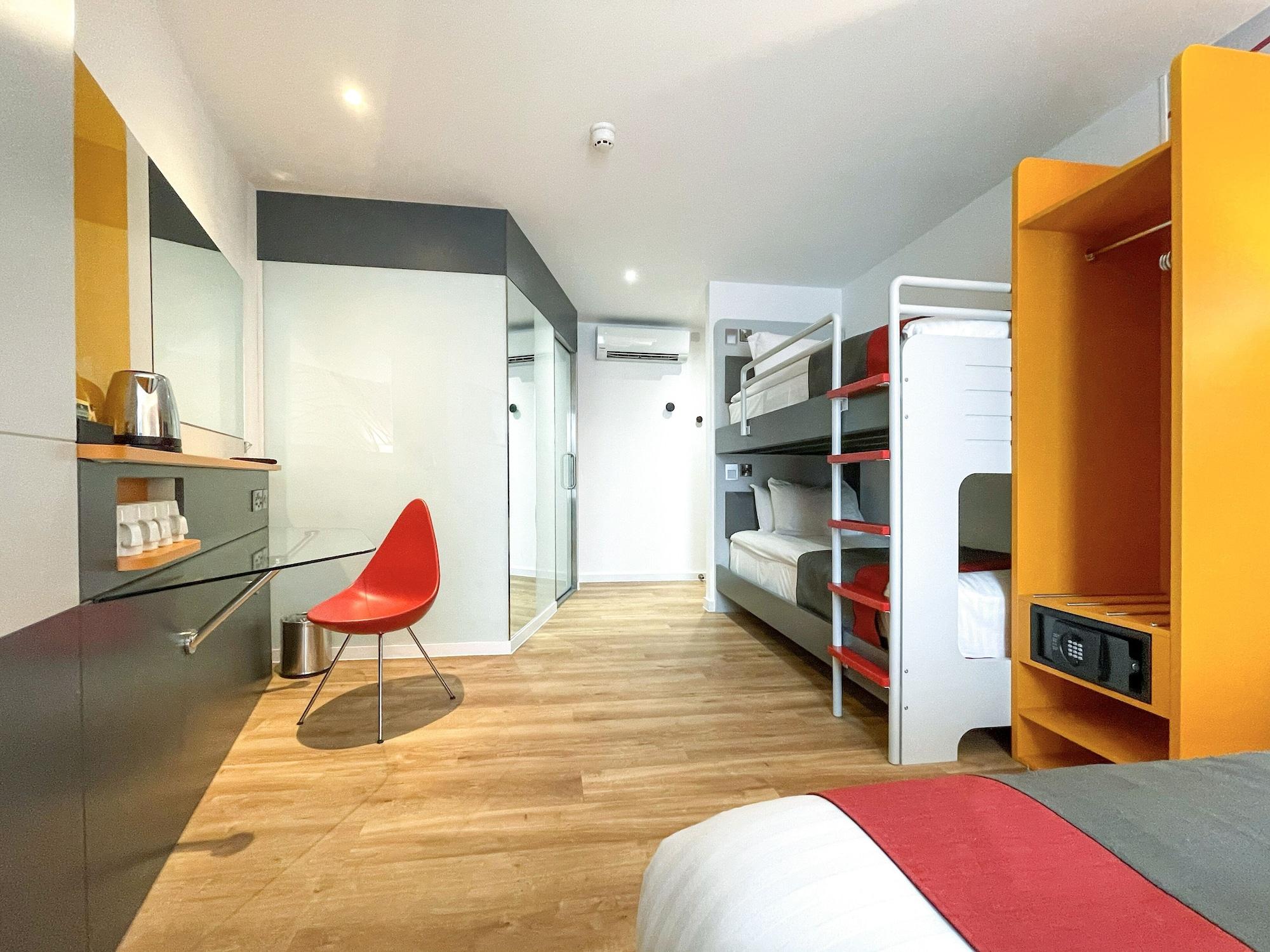 Sleeperz Hotel
